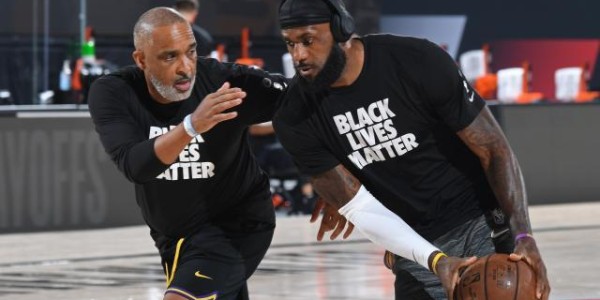 开云App-湖人的夏天“稳”字当先，选帅和交易不会太冒进