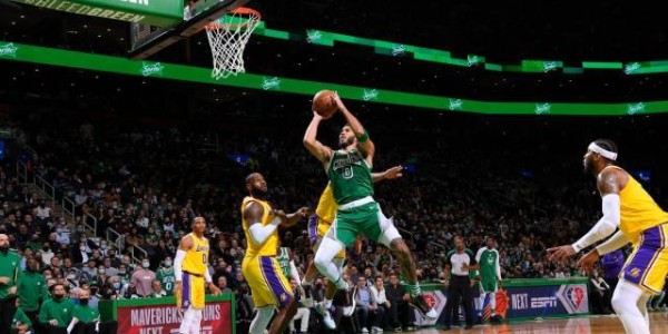 开云官网-花园球馆迎回久违的幸福 逆转湖人令绿军信心倍增