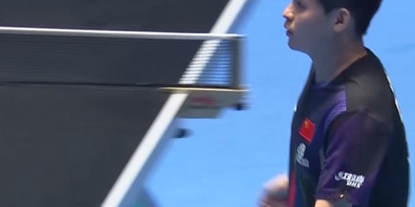 林诗栋横扫郭冠宏锁小组第一！前两局吊打，第三局巩固关键分！