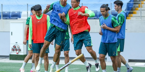 官方：北京国安与36岁老将王刚、池忠国续约